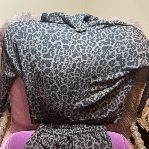 Sweat/lounge suit - Picture 2 of 9